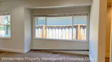 Main picture of 604 E 9th St