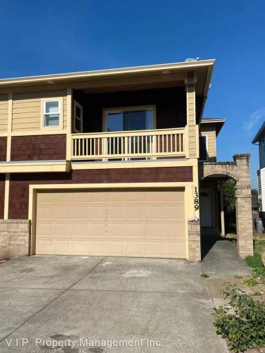 Main picture of 1389 SW 22nd Ter