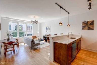 Main picture of 2720 N Spaulding Ave