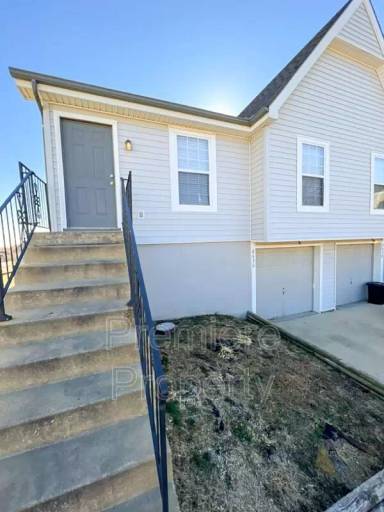 Main picture of 8636 NW Waukomis Dr