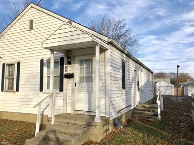 Main picture of 409 S Dearborn St
