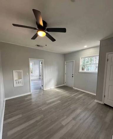 Main picture of 2514 Poplar St