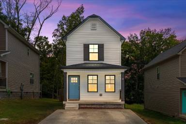 Main picture of 925 Oak Ln