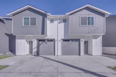Main picture of E Pacific Way Townhomes