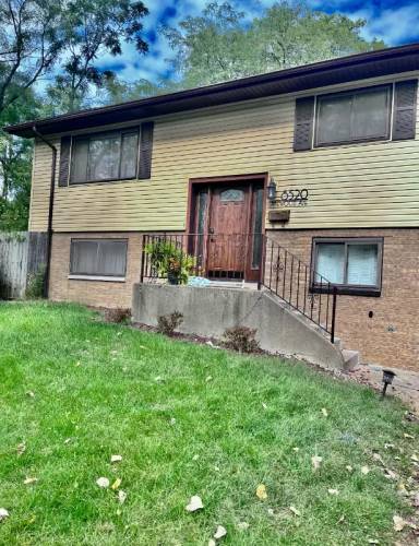 Main picture of 8520 Lakewood Ave