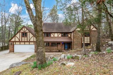 Main picture of 712 Forrest Heights Dr SE