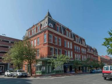 Main picture of 617 W Lexington St