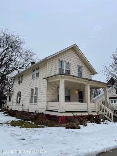 Main picture of 715 Michigan Ave