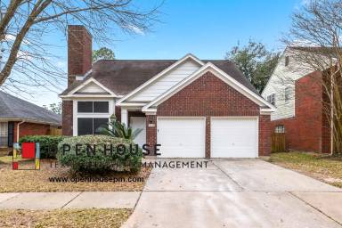 Main picture of 12415 Carlton Oaks St
