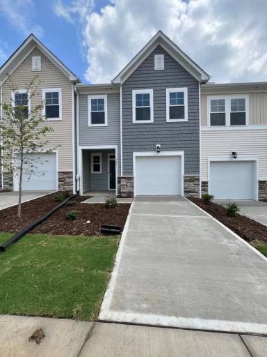 Main picture of Triple Crown Community