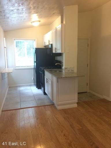 Main picture of 41 E 200 N