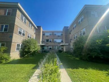 Main picture of 4641 Main St