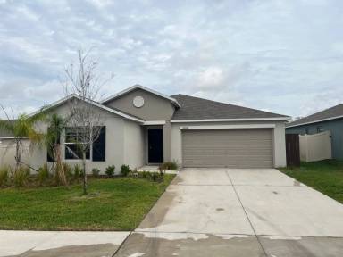 Main picture of 10206 Shimmering Koi Way