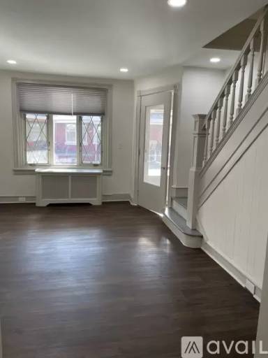Main picture of 5545 Addison St