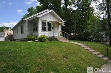 Main picture of 2646 DuPont Ave N