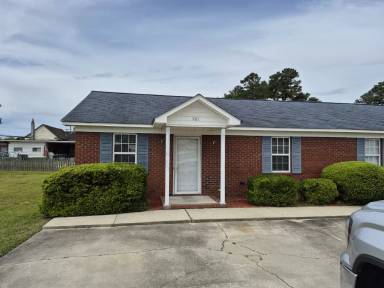 Main picture of 101 N Mill St