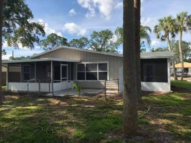 Main picture of 1371 SW Babcock Ave