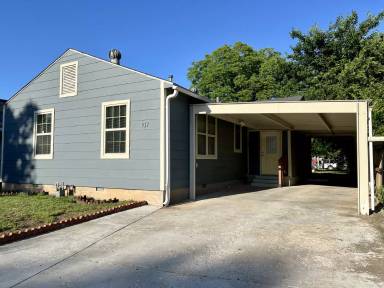 Main picture of 107 N Gillette Ave