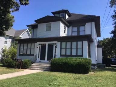 Main picture of 1268 State St
