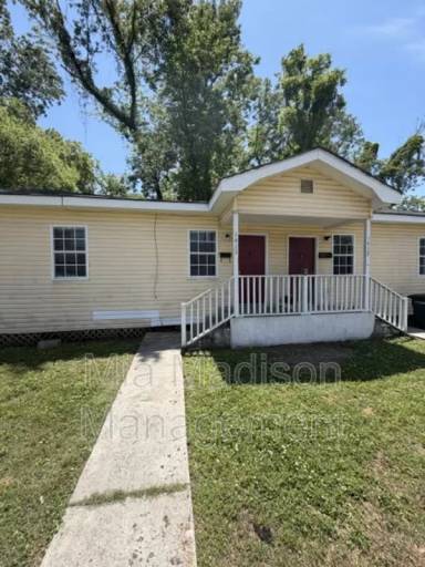 Main picture of 1415 Richards St