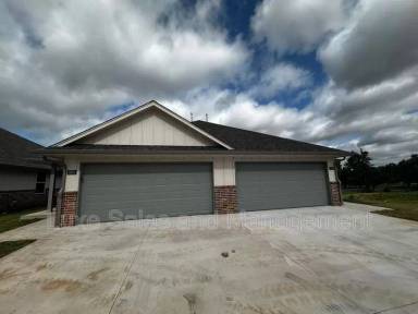 Main picture of 3805 Franks Way