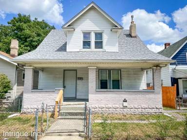 Main picture of 121 N Bradley Ave