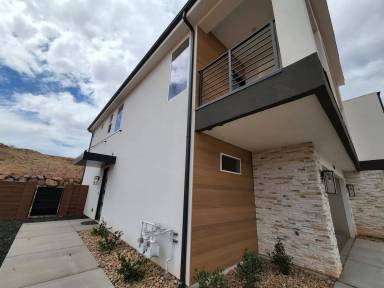 Main picture of 822 E Desert Cactus Dr