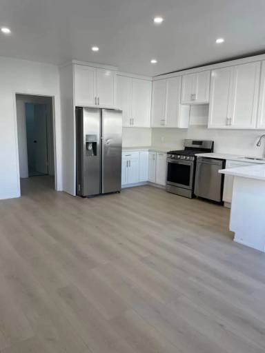 Main picture of 5360 Kester Ave