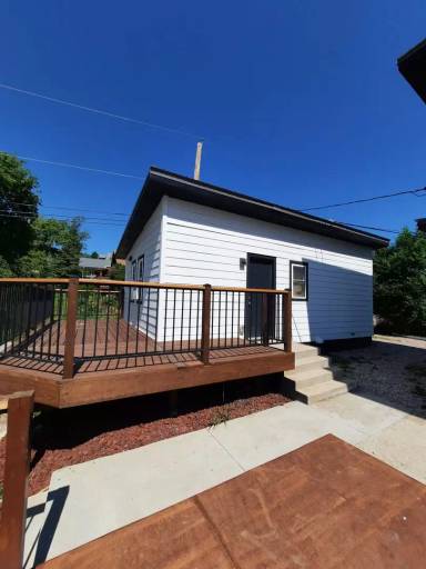 Main picture of 725 West St