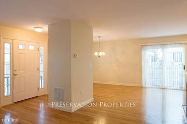 Main picture of 10 Gilbert St