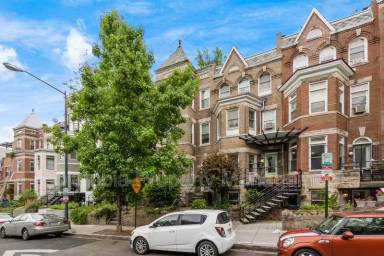 Main picture of 2470 Ontario Rd NW