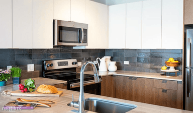 Main picture of 68 E 21st St