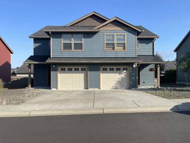 Main picture of 1009 SW Juniper Gardens Ln