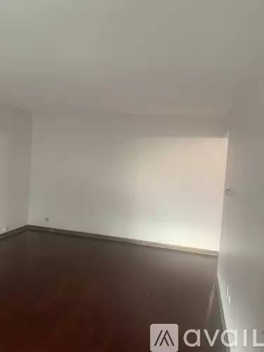 Main picture of 1945 Oak Park Ave