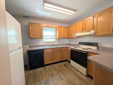 Main picture of 587 Baker Rd