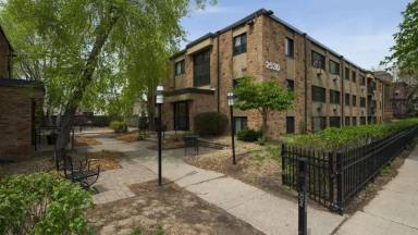 Main picture of 2530 1st Ave S