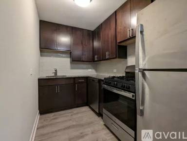 Main picture of 530 W Surf St