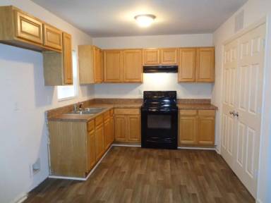 Main picture of 4138 MacArthur St