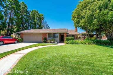 Main picture of 1181 Versailles Cir