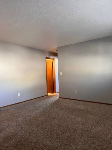 Main picture of 810 E Summit Ave