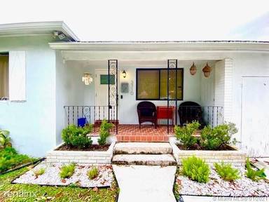 Main picture of 3710 SW 58th Ct
