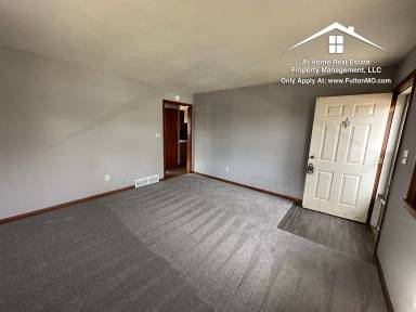 Main picture of 909 Castlewood Ave
