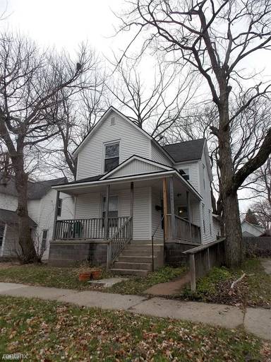 Main picture of 1364 Ashland Ave NE