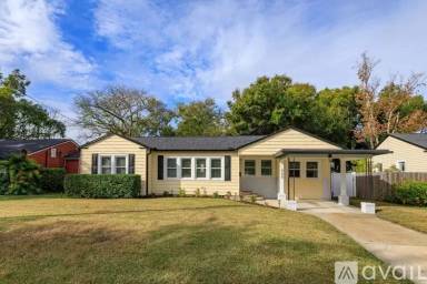 Main picture of 920 Palm Dr