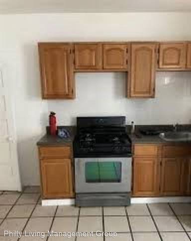 Main picture of 267 S Hirst St
