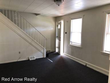 Main picture of 1200 Clover Ln