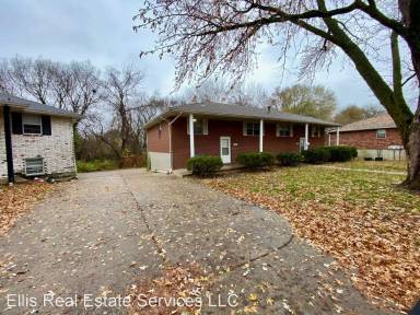 Main picture of 2910 N River Ter