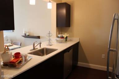 Main picture of 499 Broadway