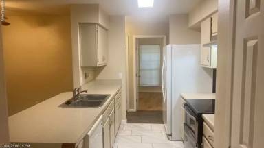 Main picture of 421 Stonecreek Dr