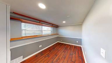 Main picture of 1916 NE Red Oak Ln